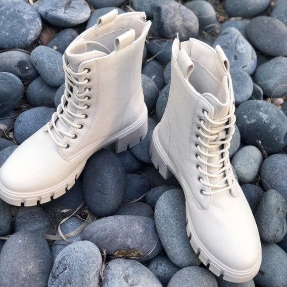 Qupid Cream Combat Boots - Picture 4 of 10